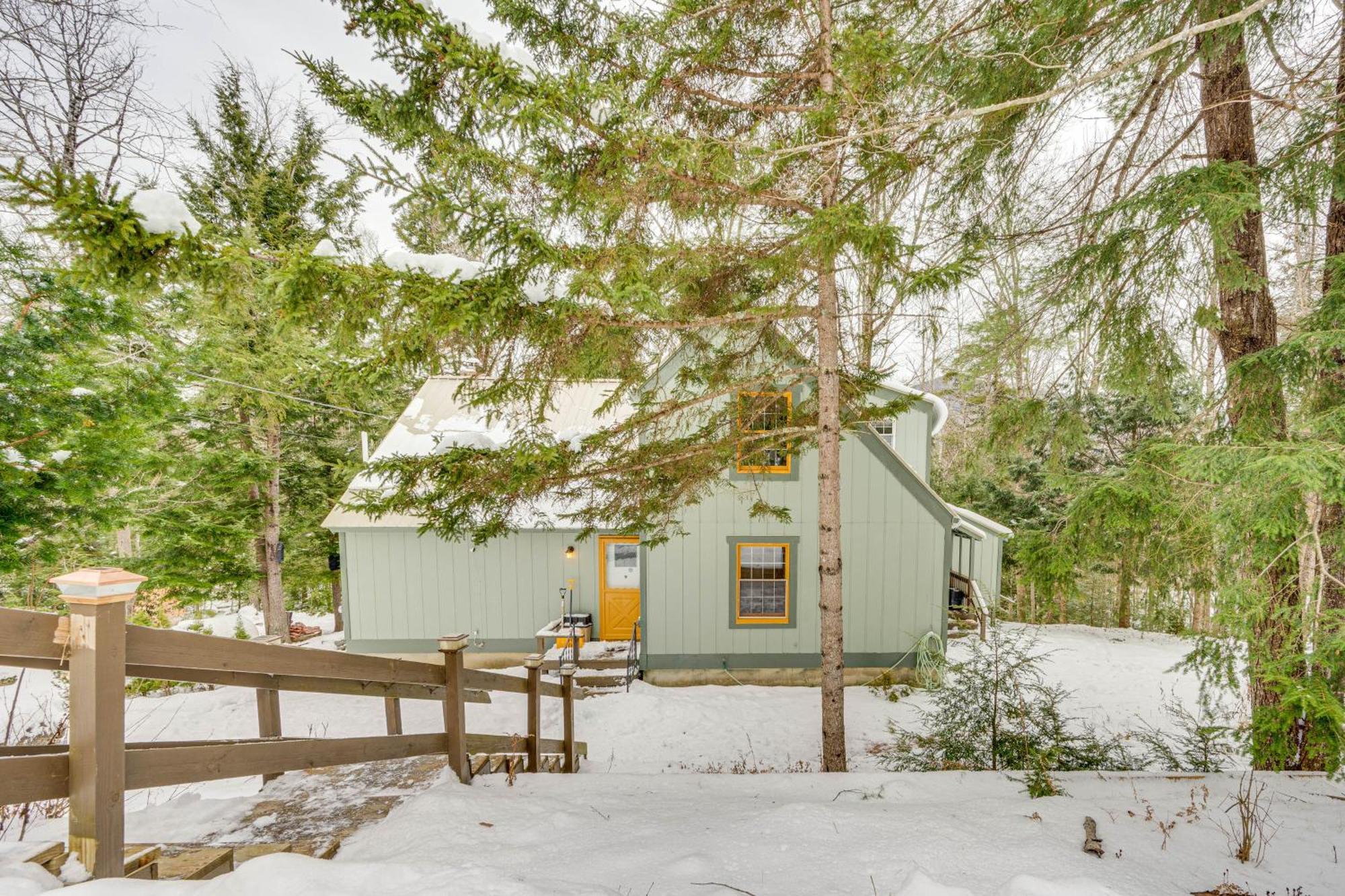 Rustic Intervale Hideaway With Deck And Wooded Views! Villa Exterior photo